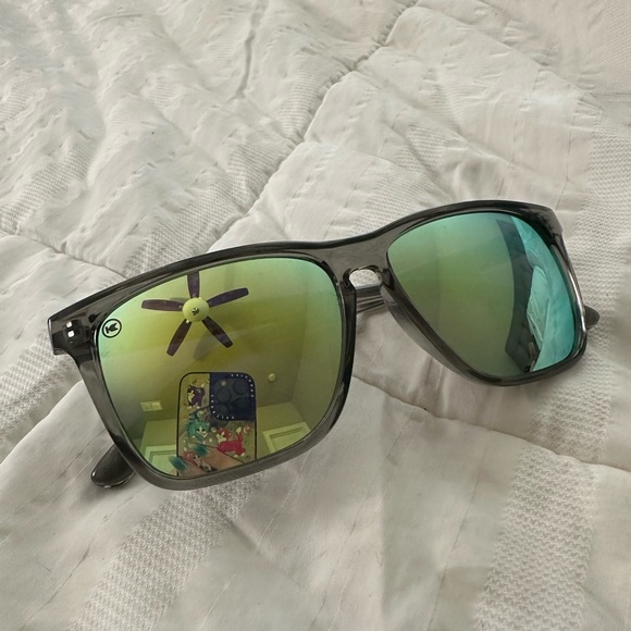 WORN ONCE Unisex Knockaround Custom Grey Polarized Sunglasses - Picture 1 of 3